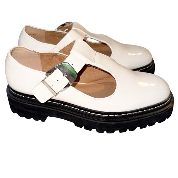 Steve Madden Patent Leather White Mary Jane Shoes Black Soles - Picture 2 of 4